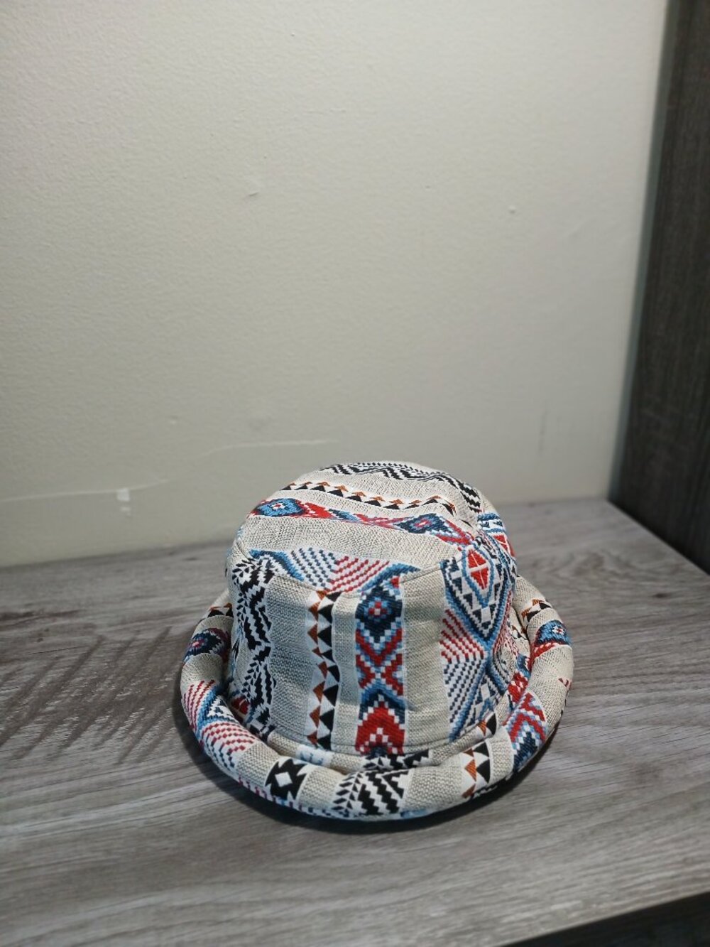 Vintage 90s Hip Hop bucket hat. Xtra large  with native american design